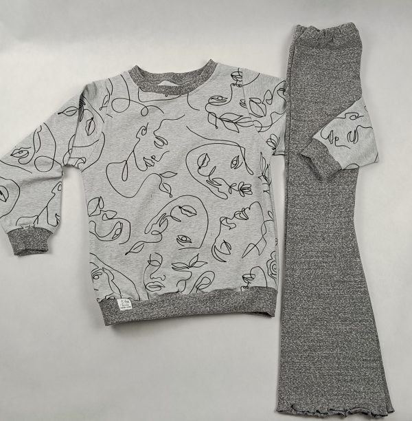 KOMPLET BLUZA TWARZE + DZWONY